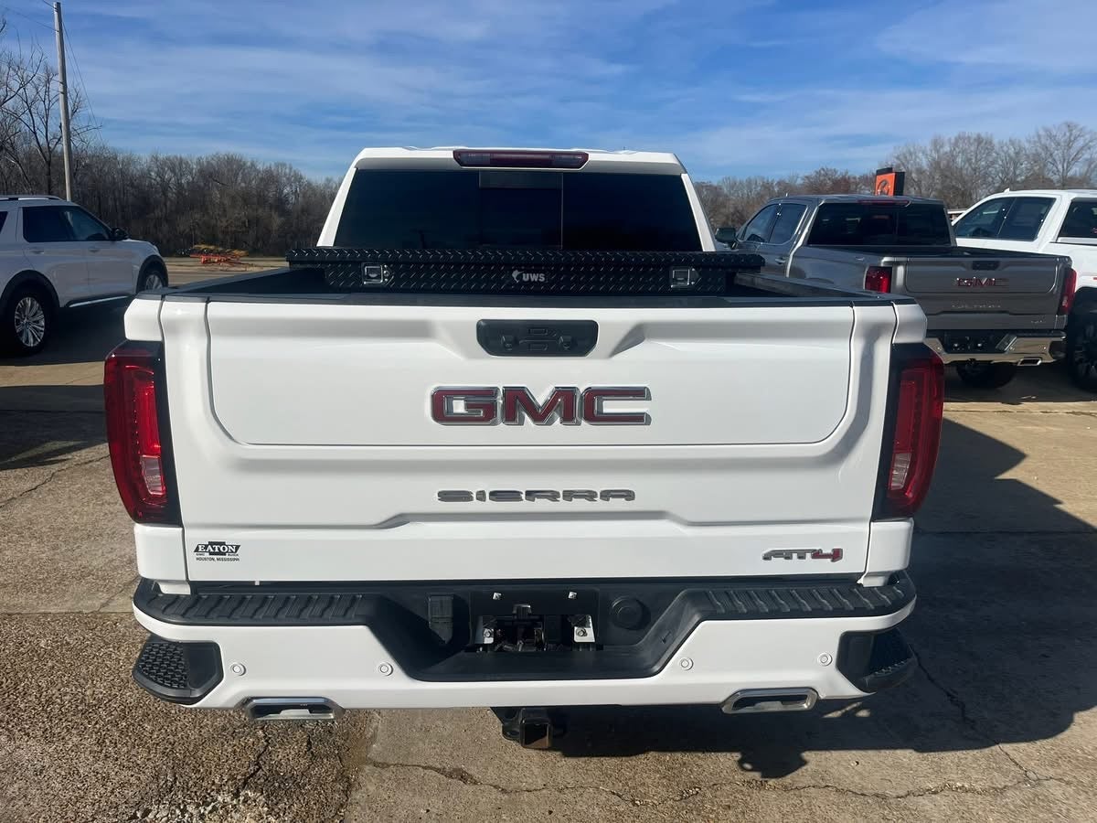 2023 GMC Sierra 1500 AT4